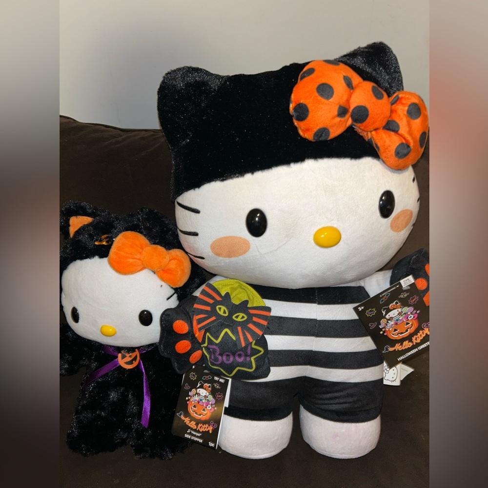 Hello Kitty Halloween Greeter and Side Stepper